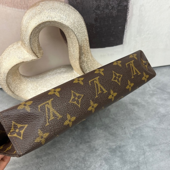 🌵Louis Vuitton Vintage Toiletey 26 Monogram🌵 - Picture 7 of 10
